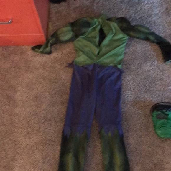Hulk costume 3-4 year olds comes with mask and jumpsuit - Picture 5 of 5